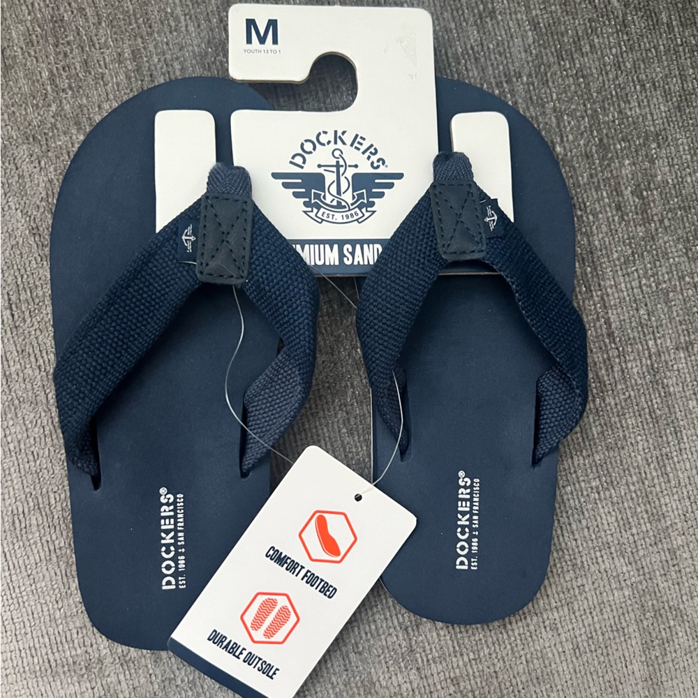 Navy Dockers boys flip flops. Size 13-1.